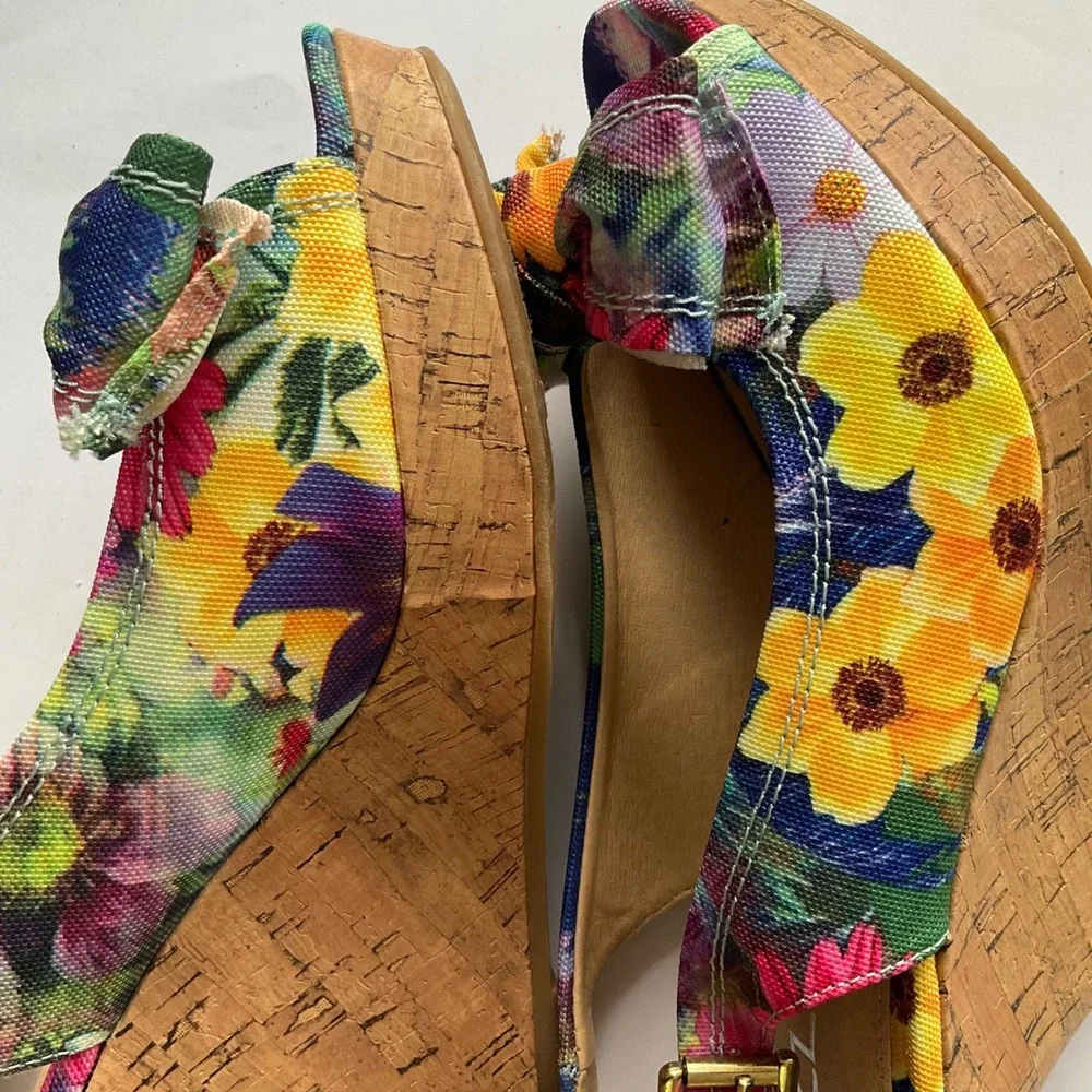 CL by Laundry‎ Imagined Multi Floral Wedge Sandals Cork Heel Peep Toe 6.5 New IB